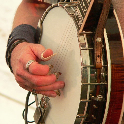 How Do You Play a Banjo and is it Hard?