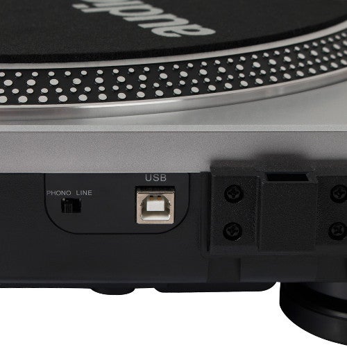 Which outputs does a turntable need to have?